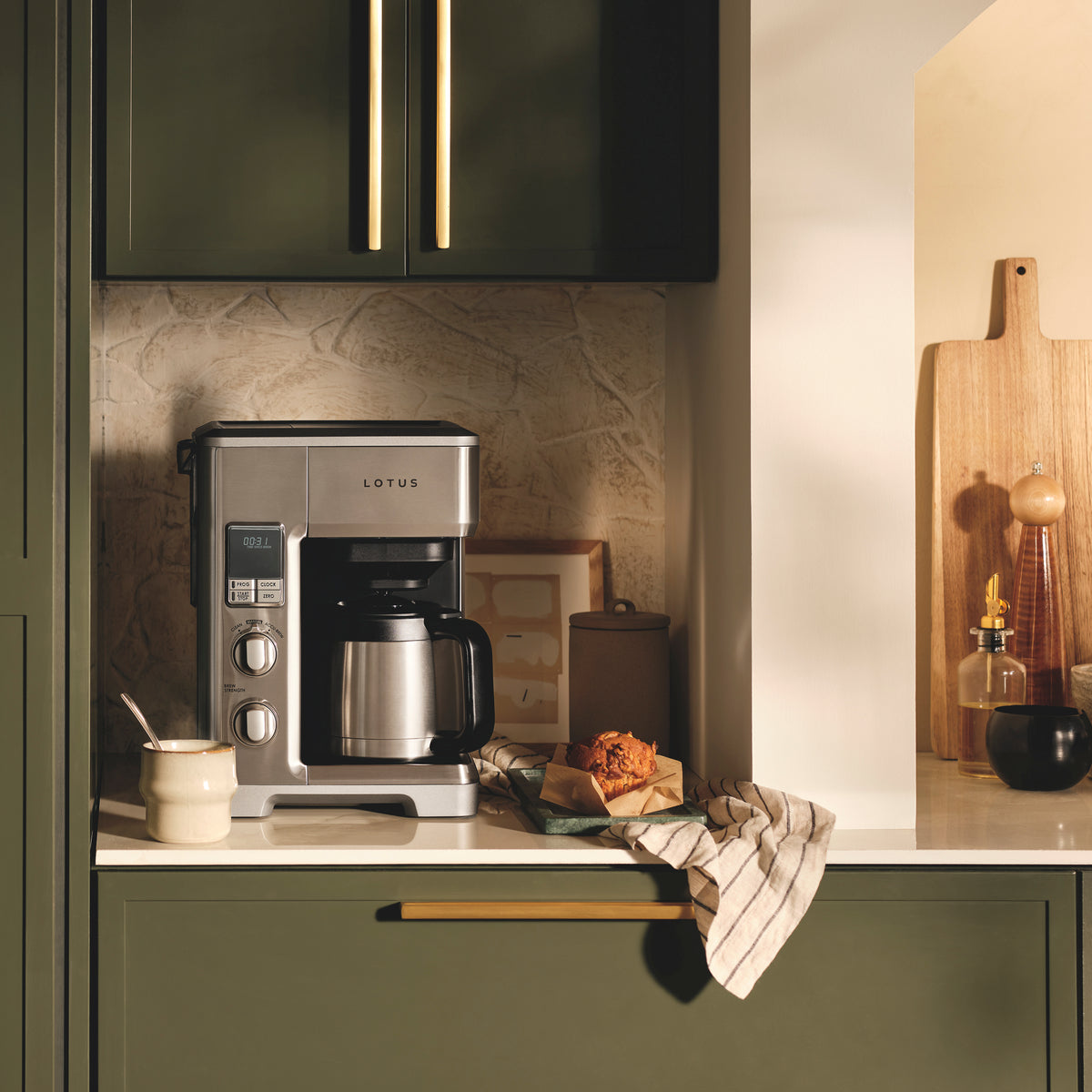 The Top Drip Coffee Maker with Grounds Scale