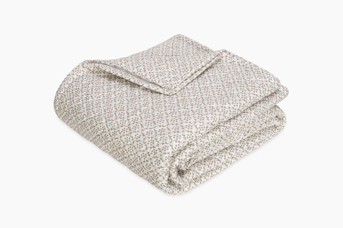 Laksha Quilt in Oak