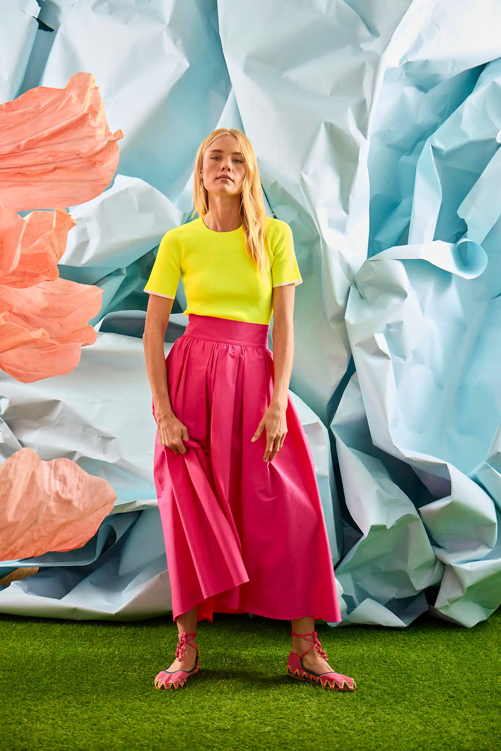 The Avenue Skirt is full-length in stretch taffeta. With a fixed waistband & functional pockets