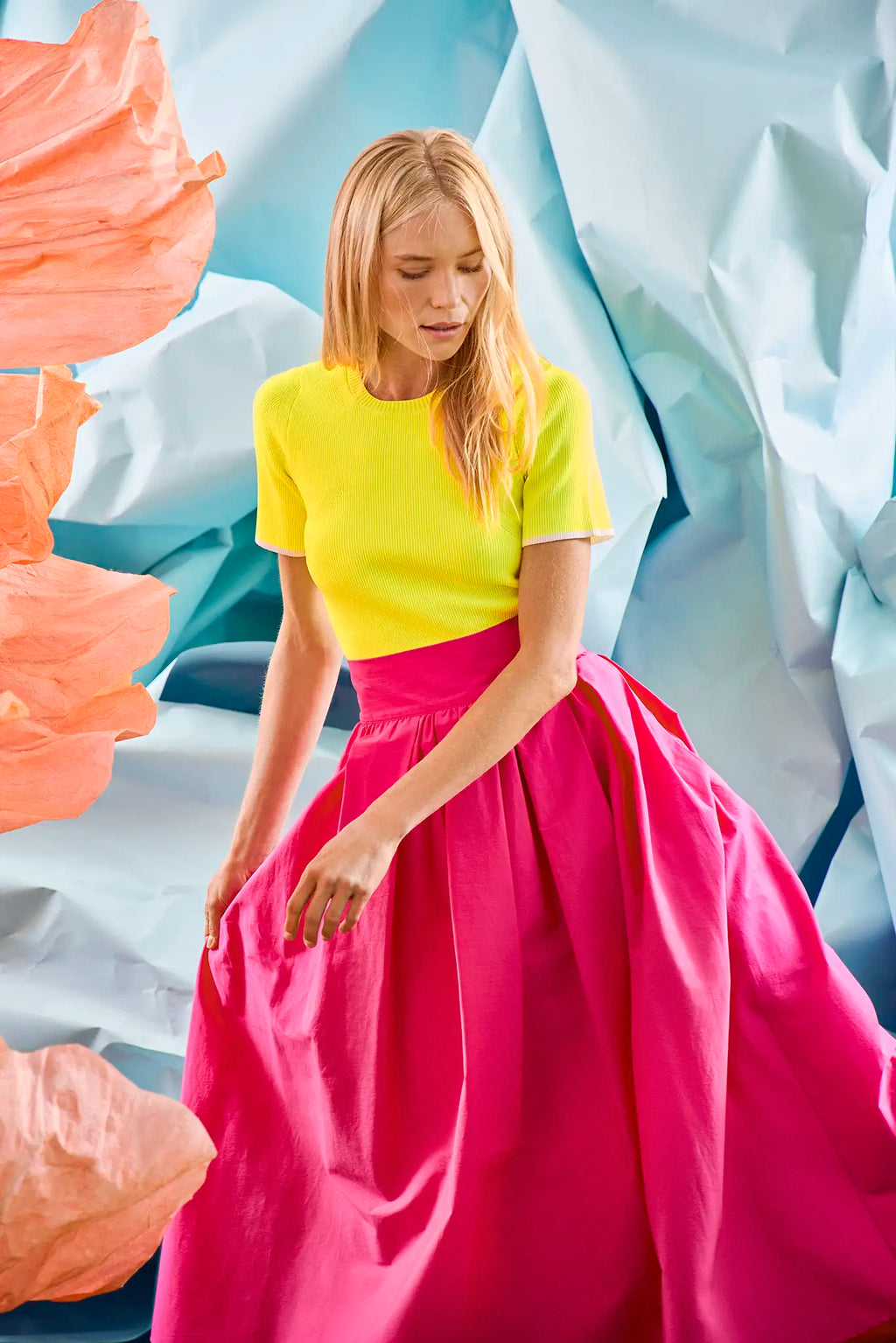 The Avenue Skirt is full-length in stretch taffeta. With a fixed waistband & functional pockets