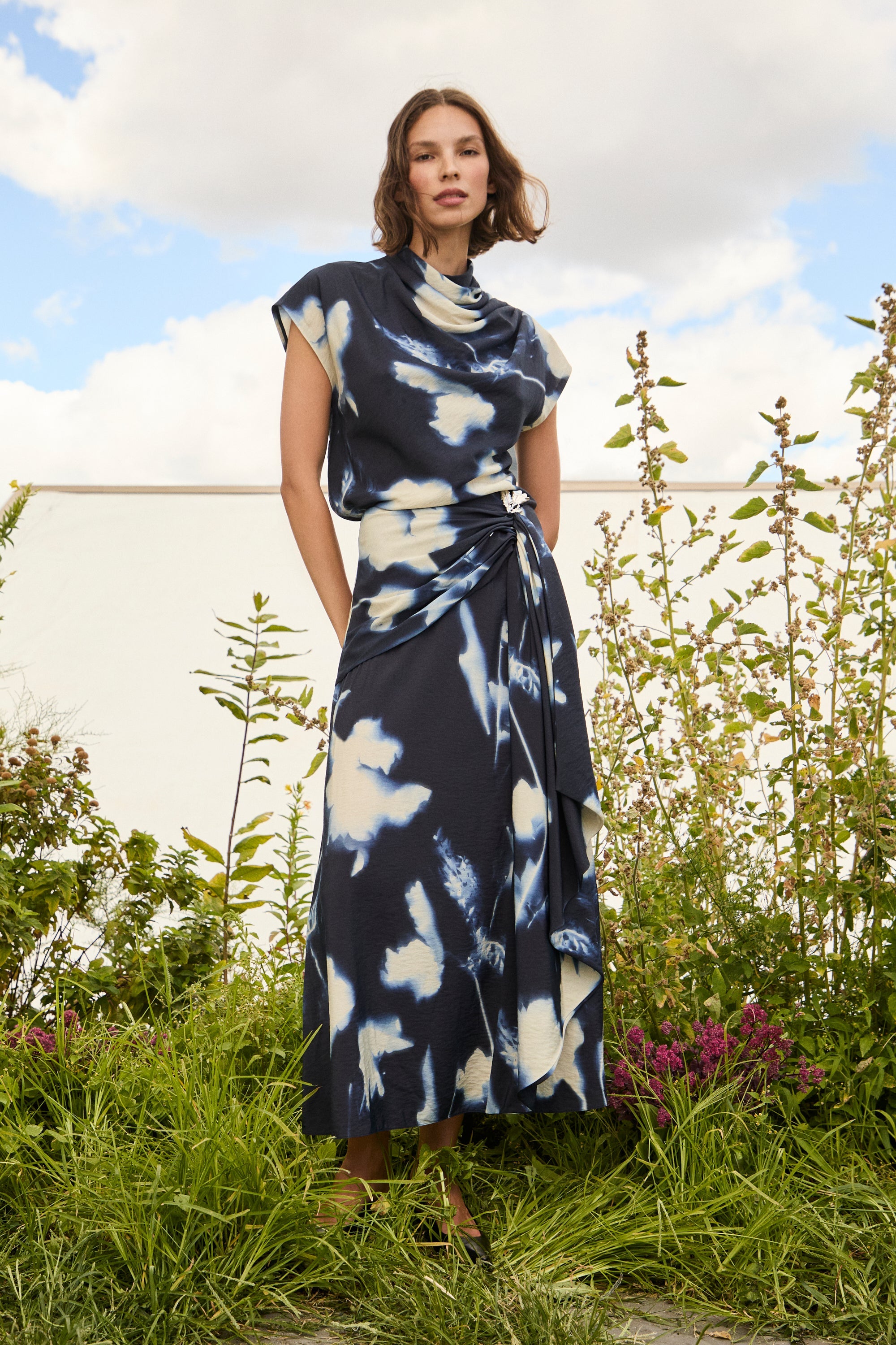Abstract Floral Crepe Cascade Skirt in Navy