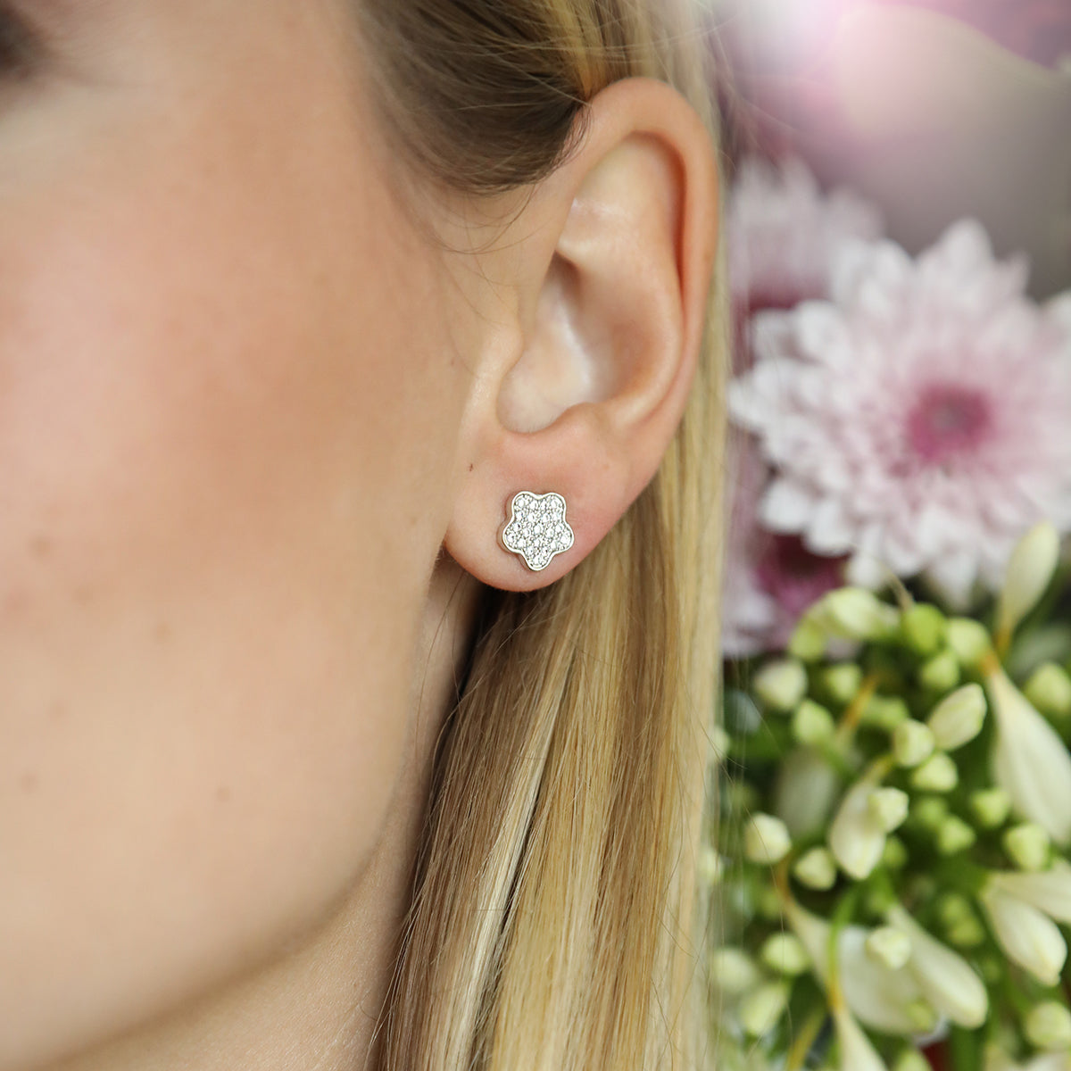 Lilia Pave Stud in White Gold
