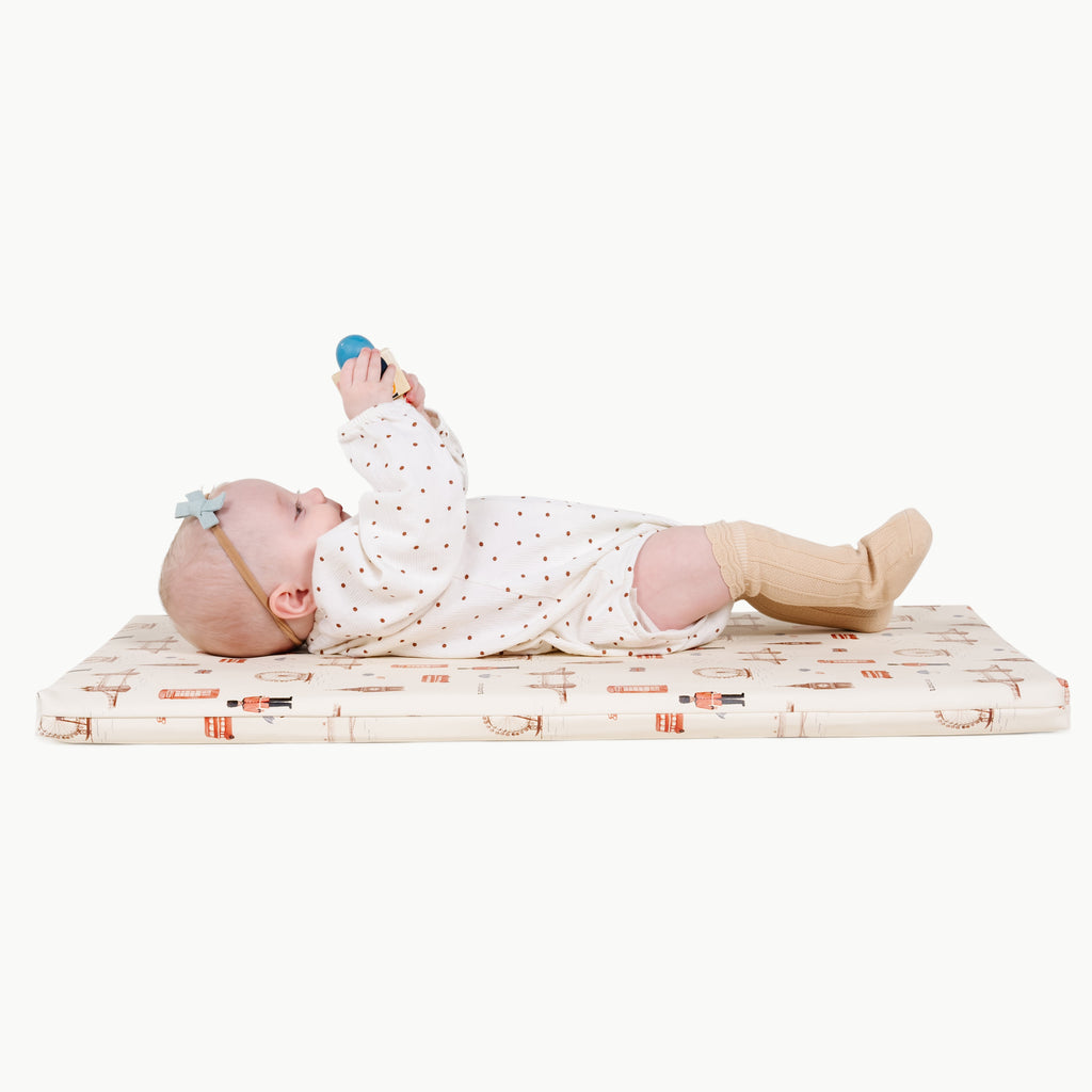 London@baby sitting on the london padded micro+