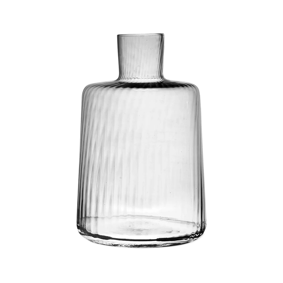 Front view of the clear Low Carafe Pleat showcasing its pleated sides and wide base on a white background