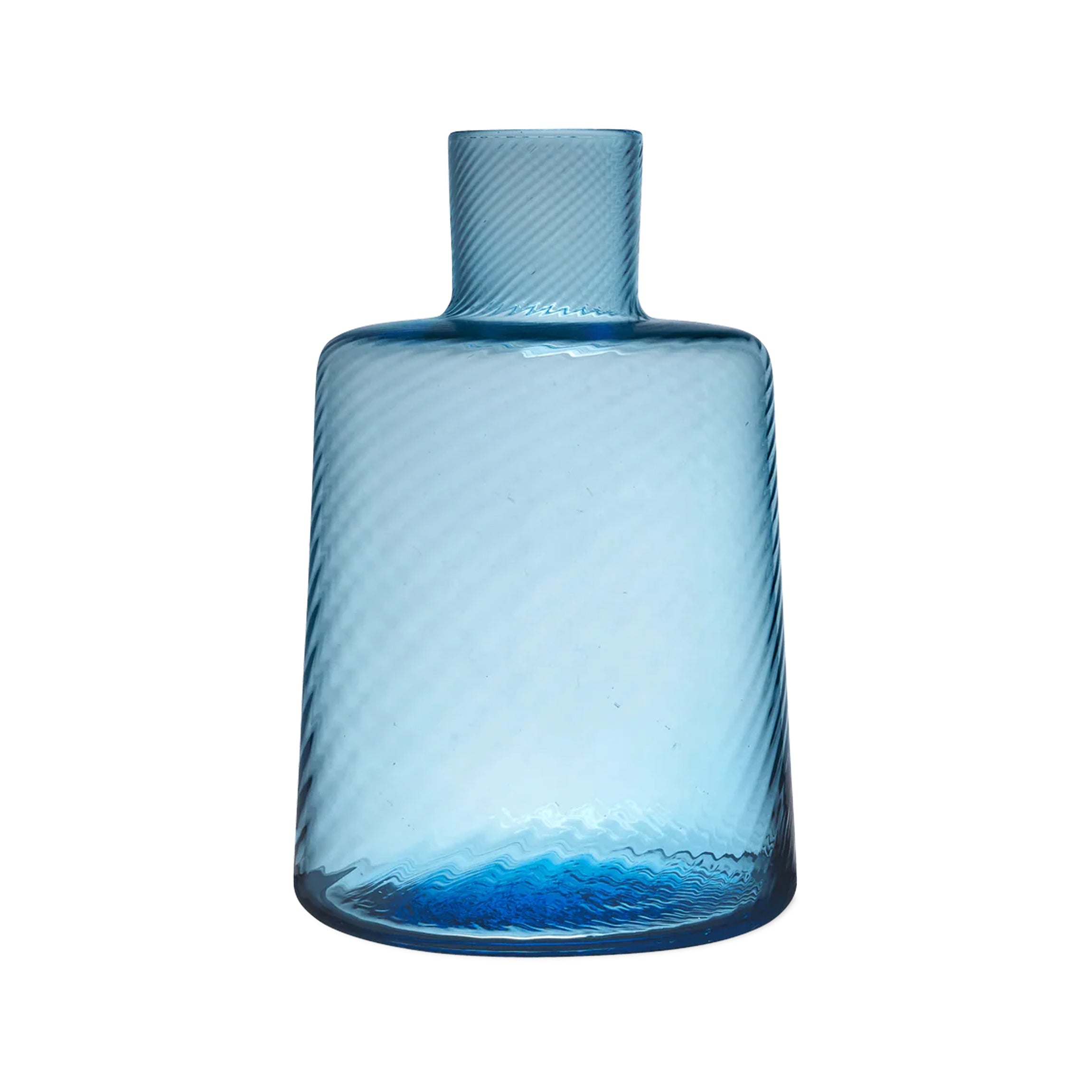 Low Carafe Twist