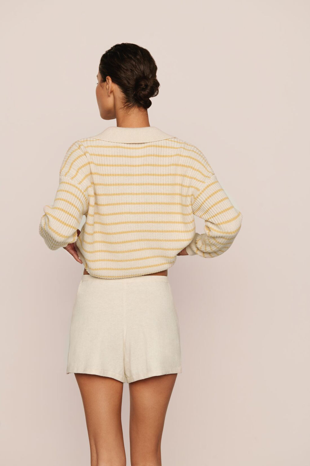 Fine Gauge Short in Almond Heather