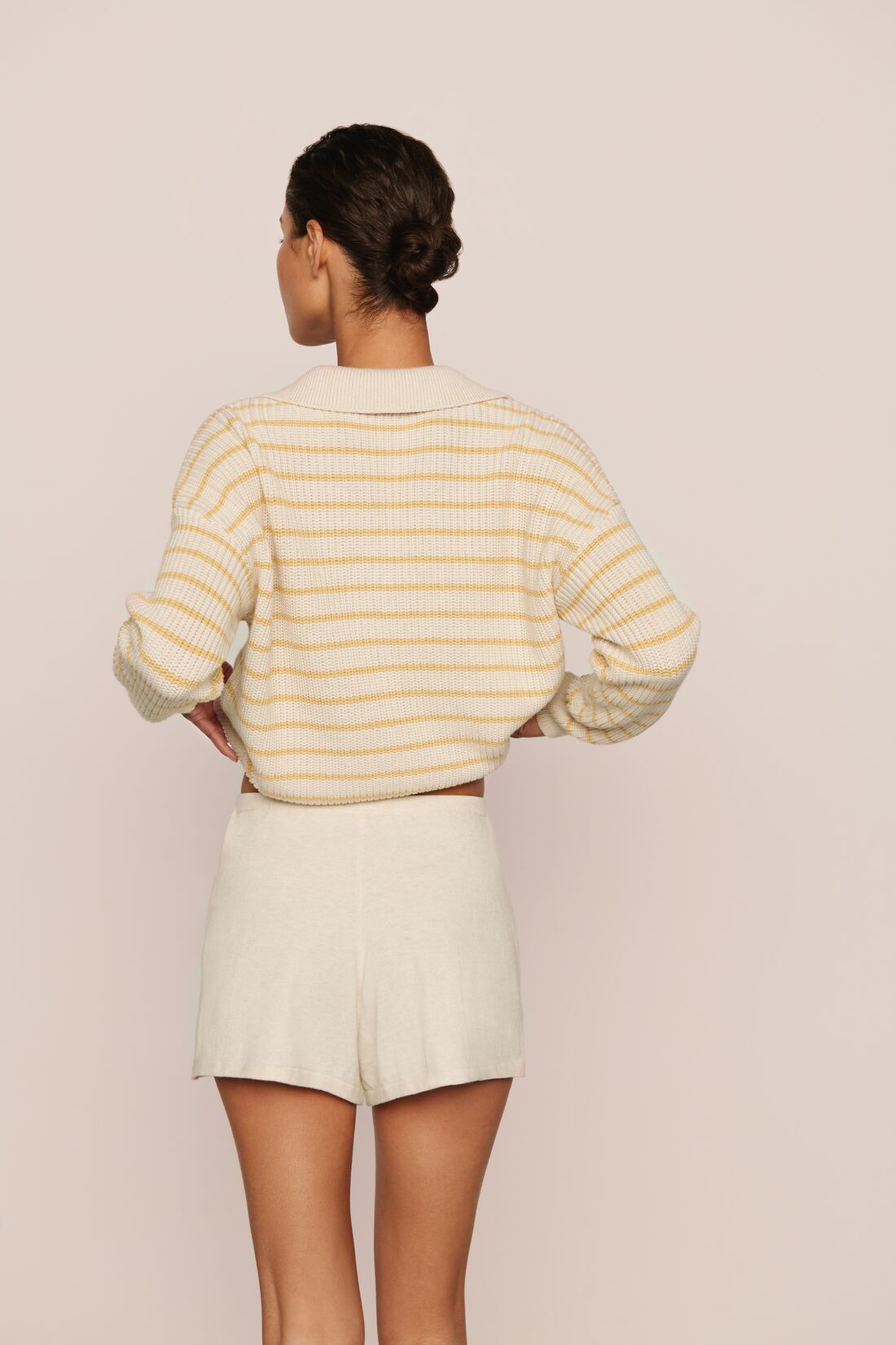 Fine Gauge Short in Almond Heather