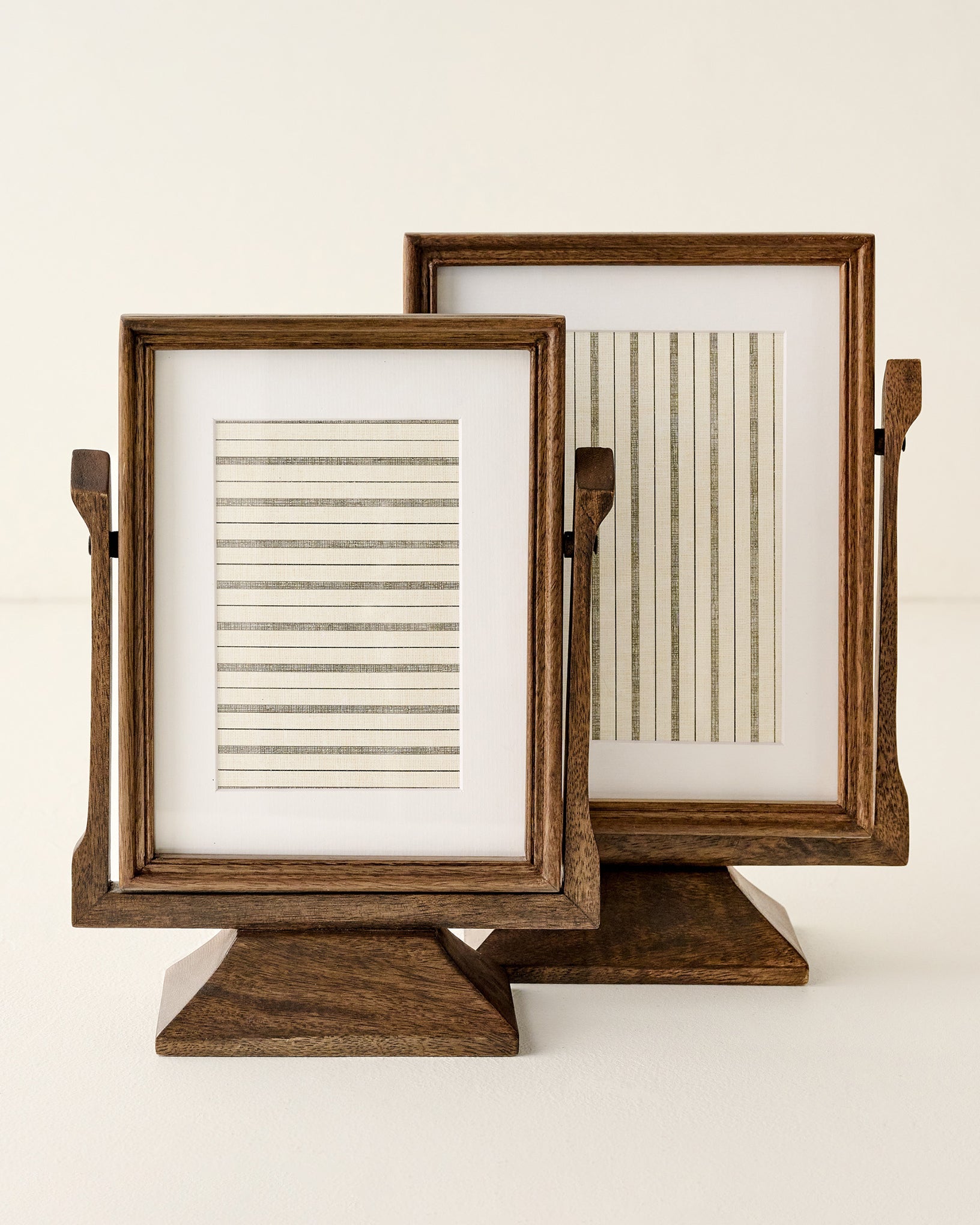 Antique Inspired Swivel Photo Frames 4x6
