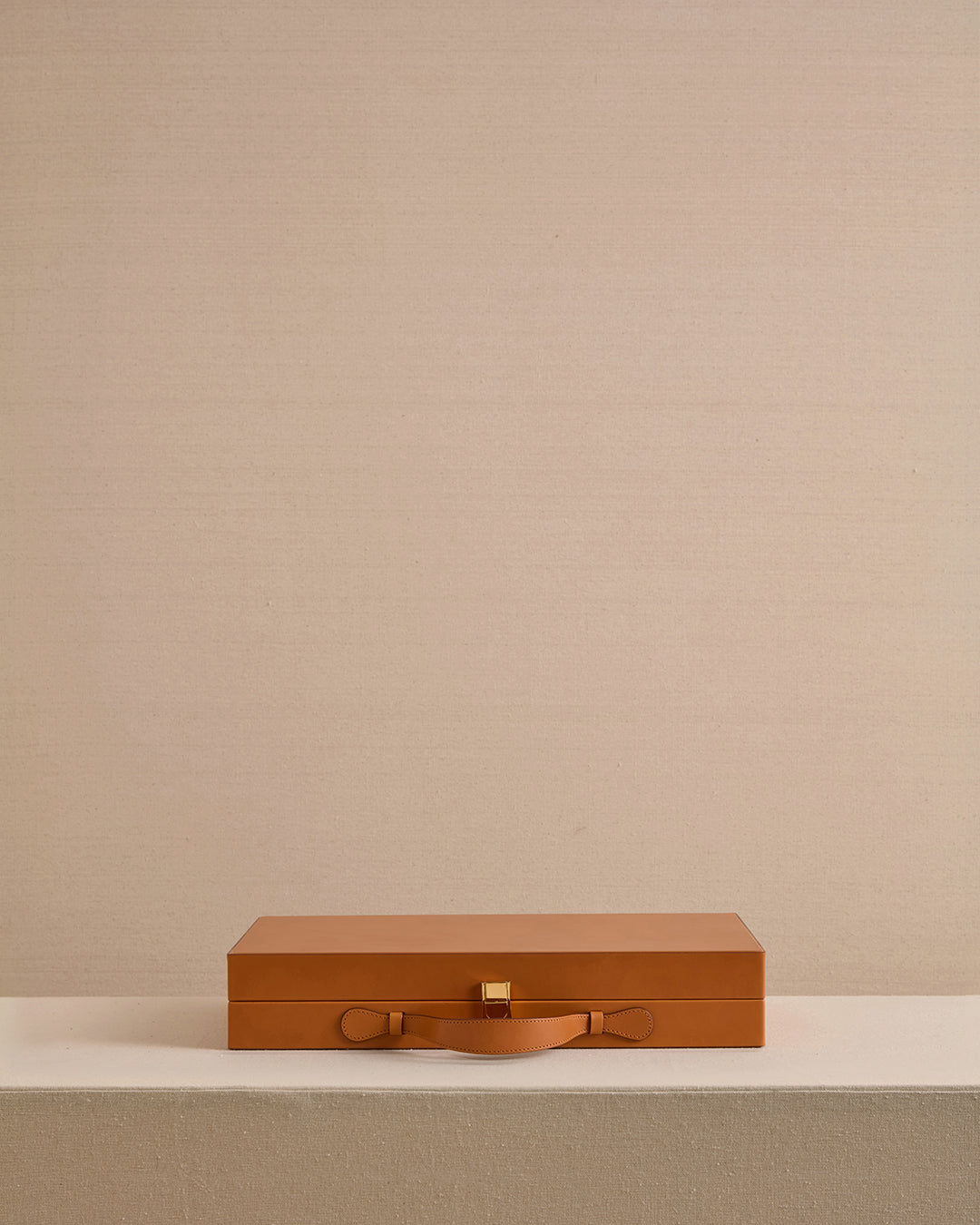 Rear Window Backgammon in Vacchetta Luggage