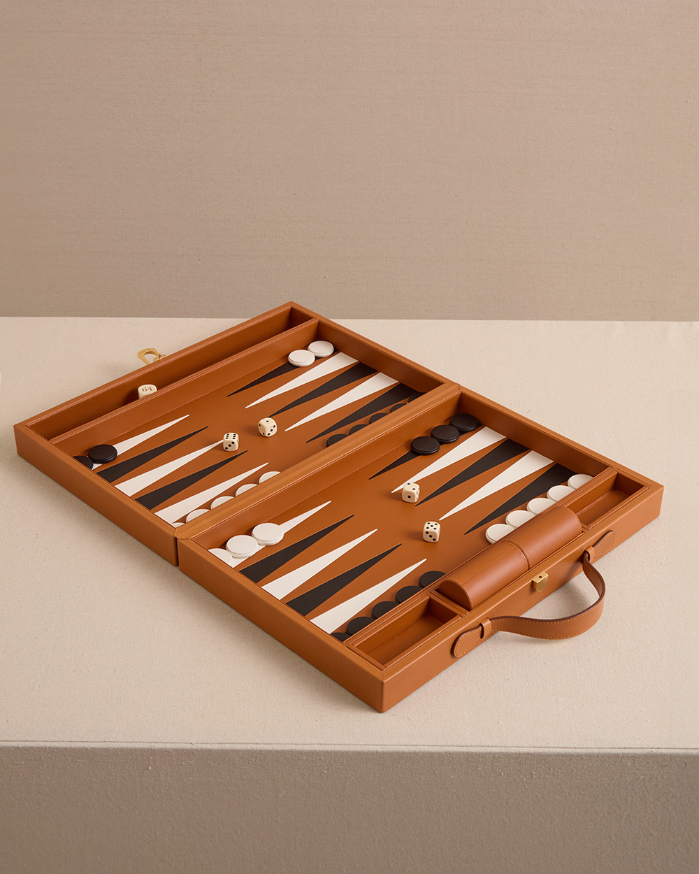 Rear Window Backgammon in Vacchetta Luggage