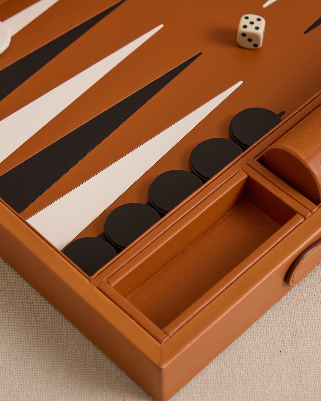 Rear Window Backgammon in Vacchetta Luggage