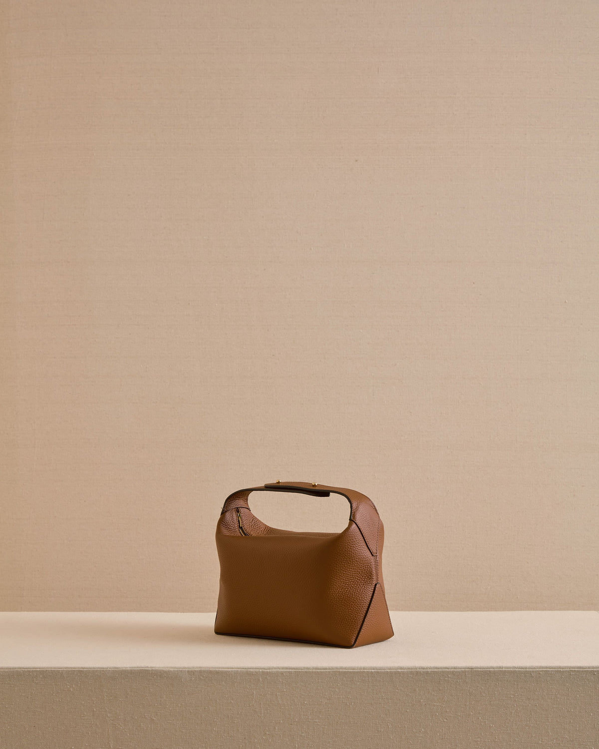Mason 24 in Tumbled Grain Acorn
