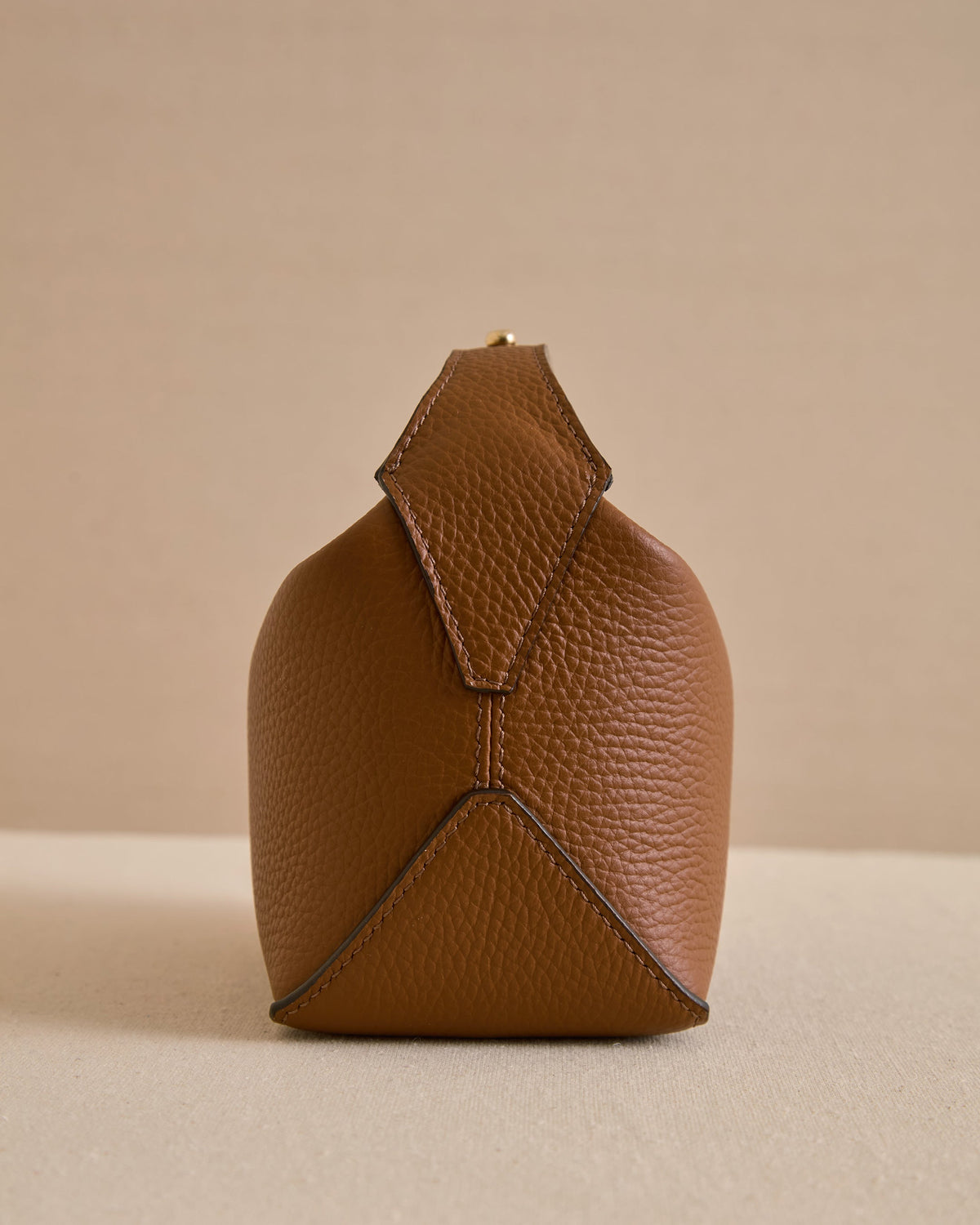 Mason 17 in Tumbled Grain Acorn
