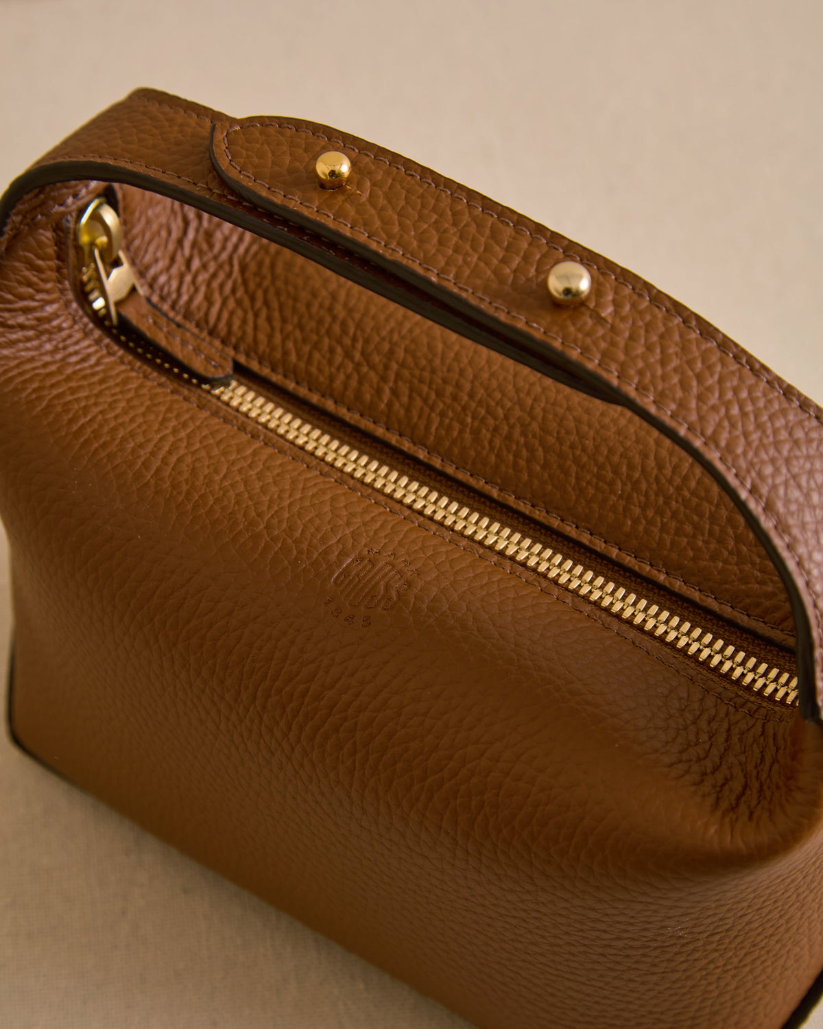 Mason 17 in Tumbled Grain Acorn
