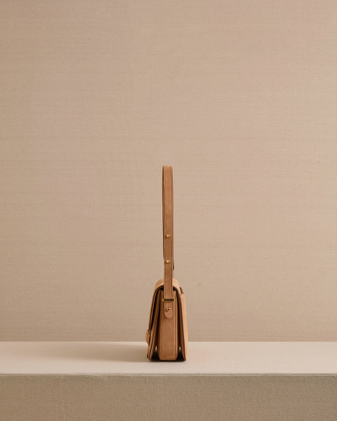 Romy 25 in Suede Camel