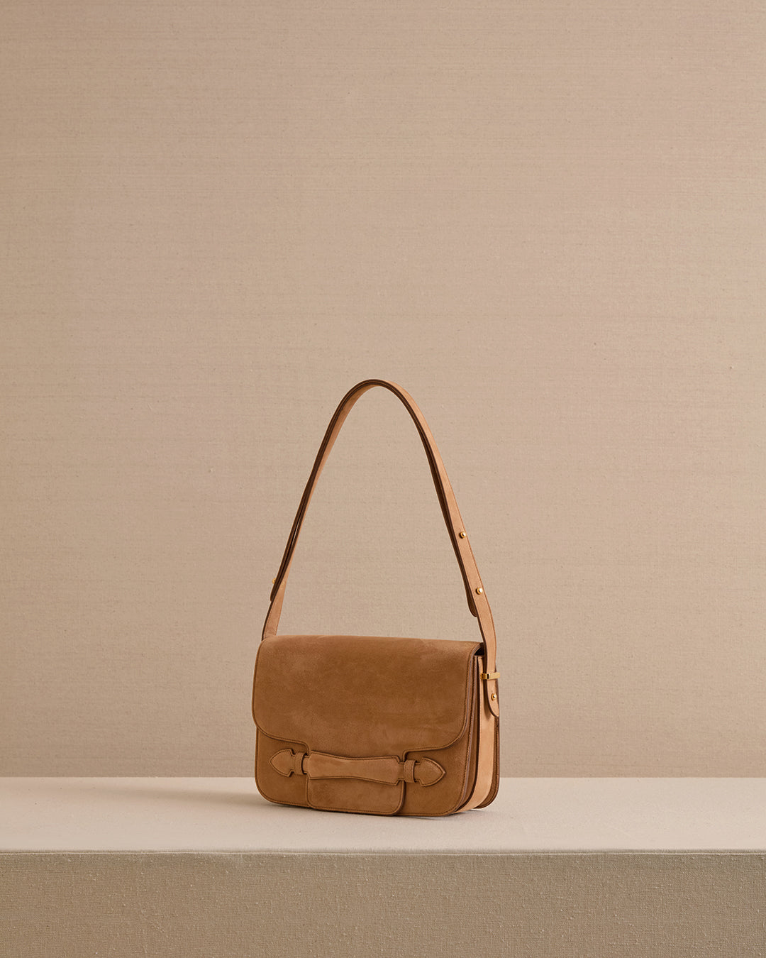 Romy 25 in Suede Camel