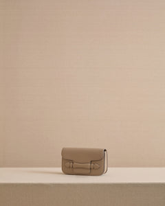 Romy Clutch in Vacchetta Mushroom