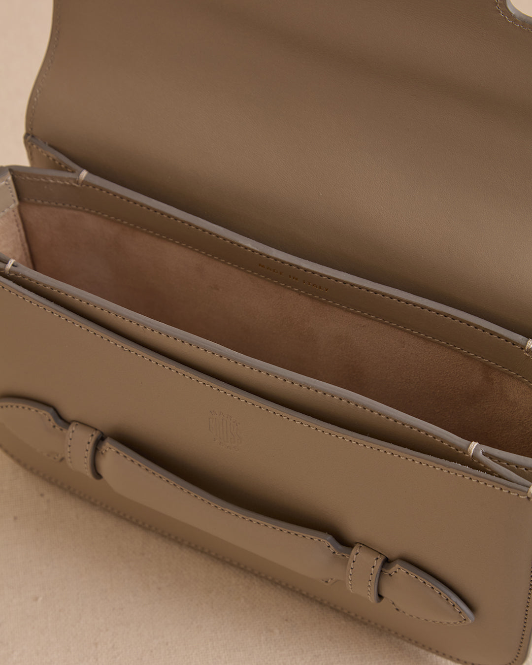 Romy Clutch in Vacchetta Mushroom