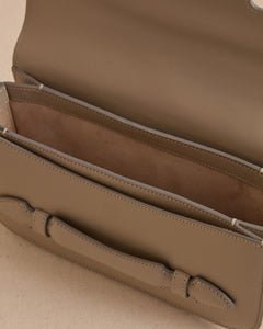 Romy Clutch in Vacchetta Mushroom