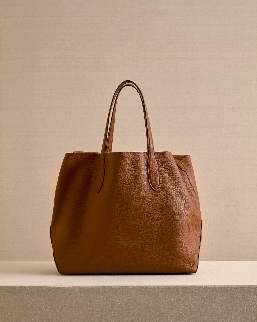 Eleanor 42 Tote in Acorn