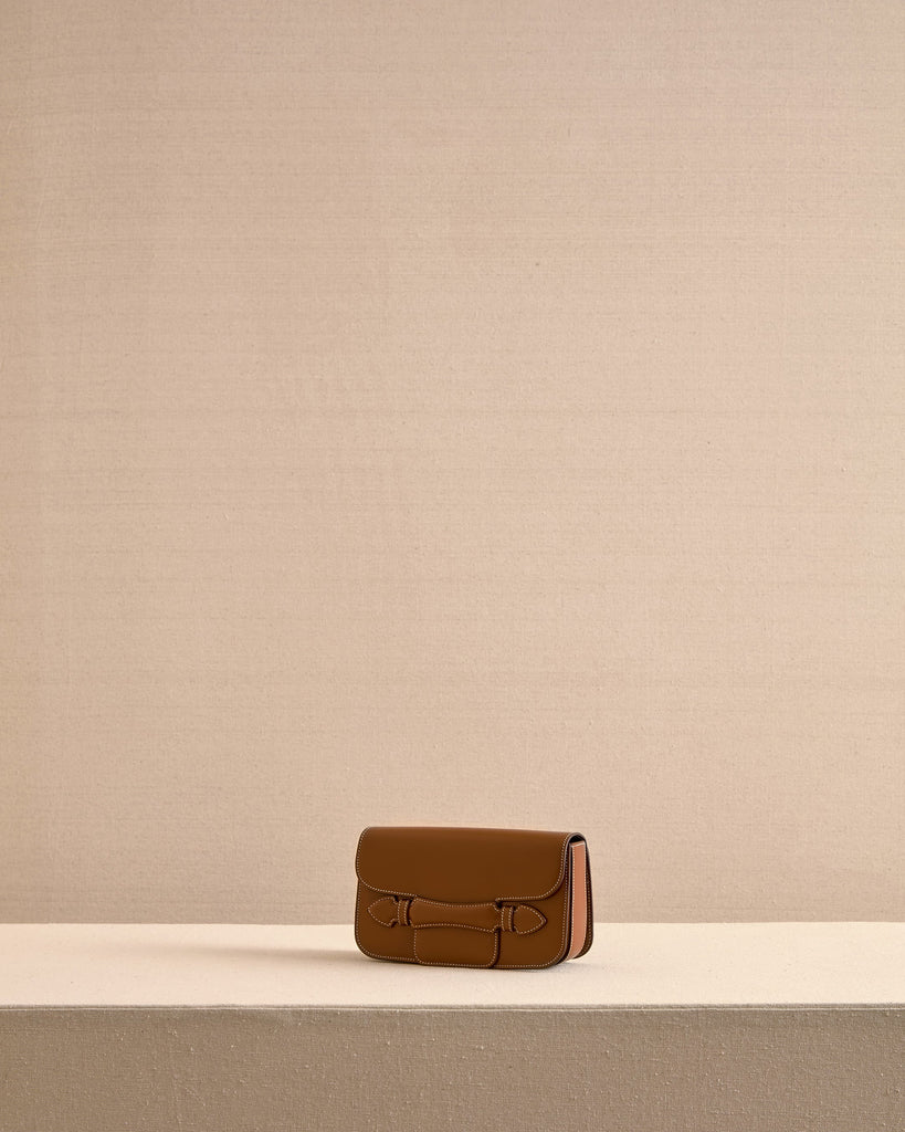 Romy Clutch in Acorn