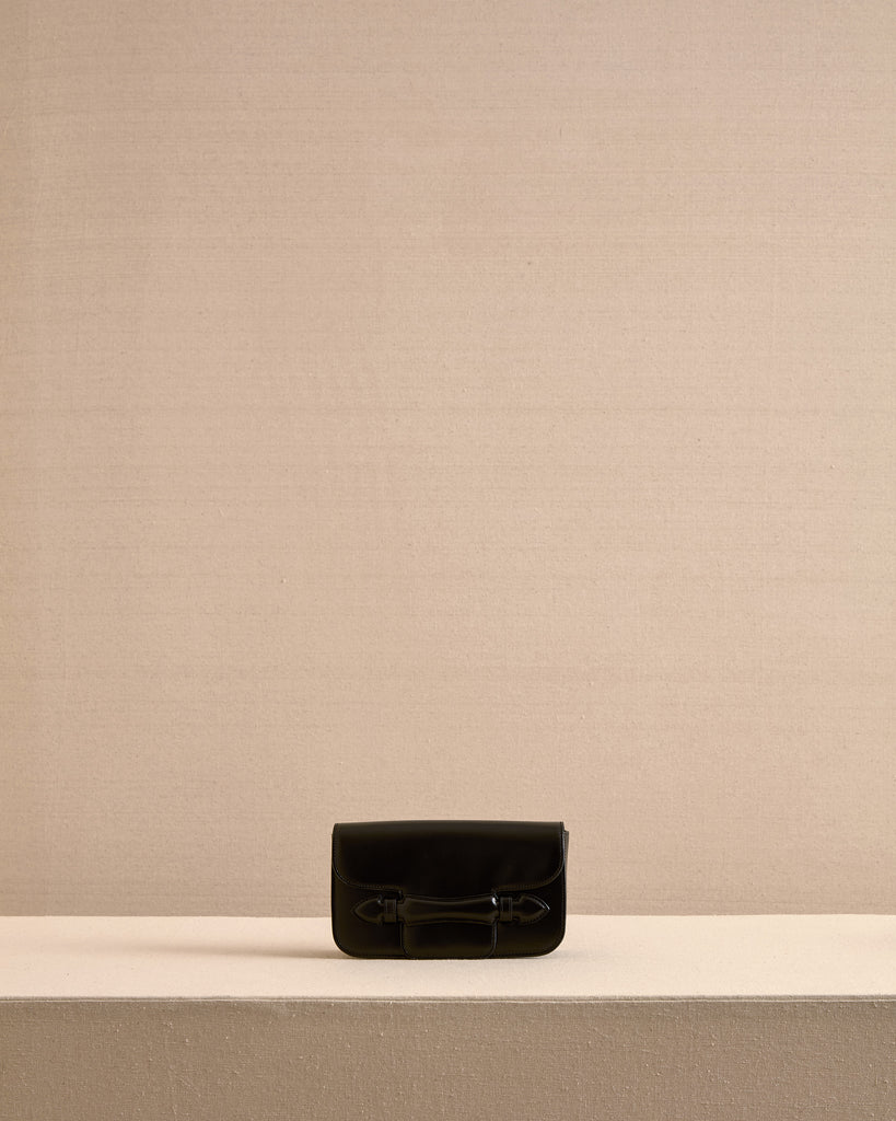 Romy Clutch in Black