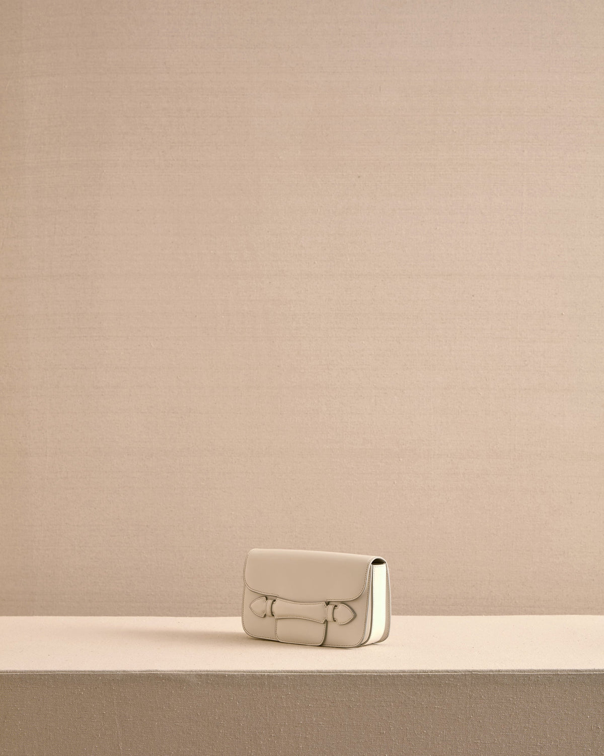 Romy Clutch in Ivory