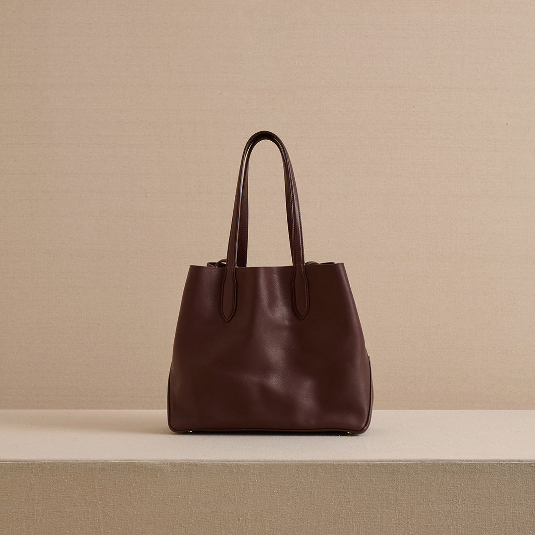 Eleanor 30 in Supple Soft Chocolate