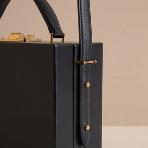 Grace 18 in Smooth Calf Black
