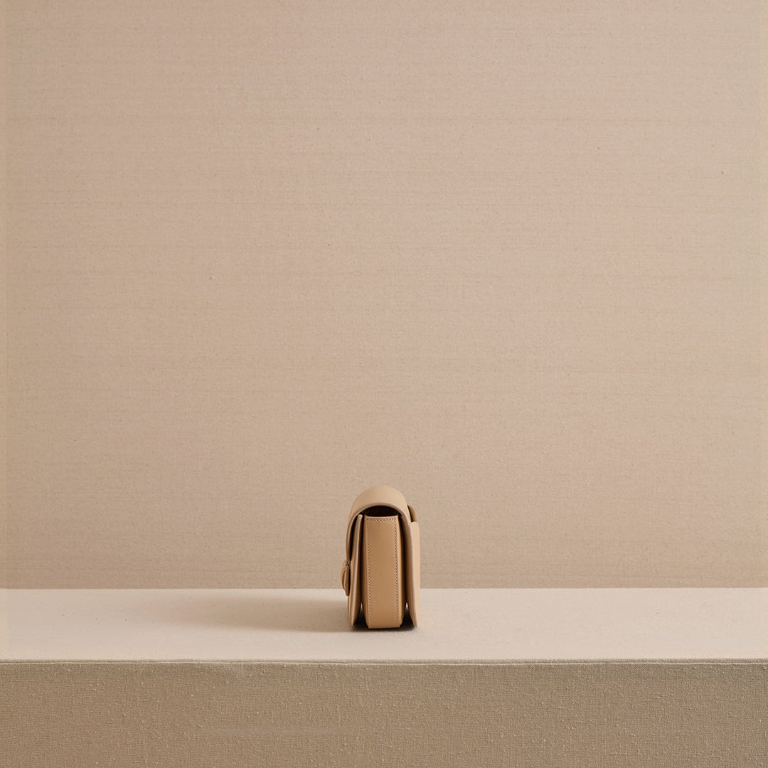 Romy Clutch in Box Calf Palmellato Natural