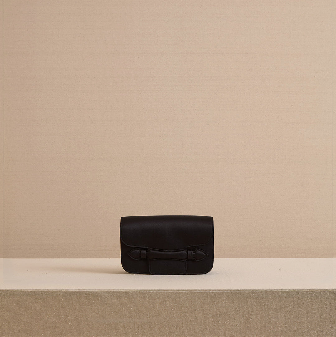 Romy Clutch in Satin Black
