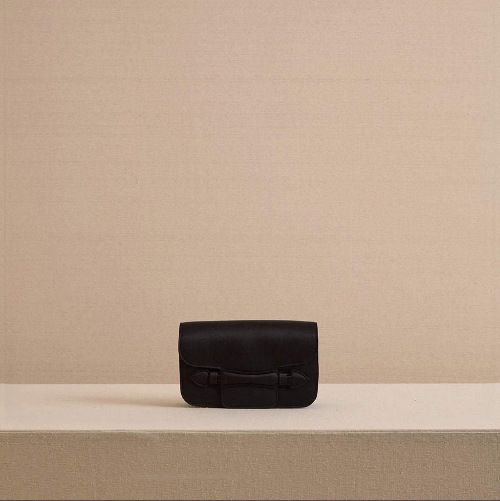 Romy Clutch in Satin Black