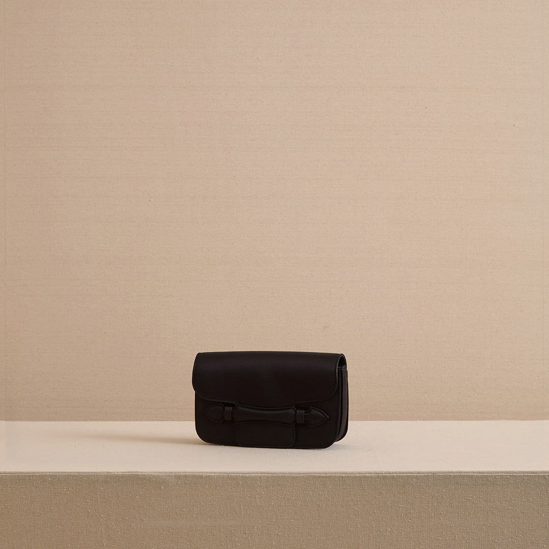 Romy Clutch in Satin Black