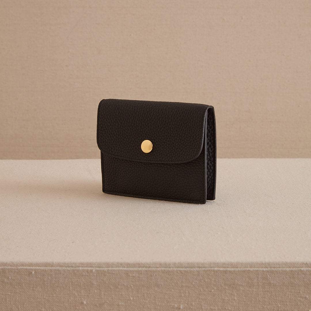 Skip 13 in Tumbled Grain Black