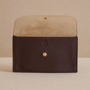 Skip 18 in Tumbled Grain Chocolate