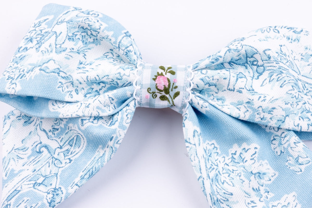 Farmhouse Toile Bow in Blue