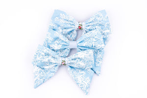 Farmhouse Toile Bow in Blue