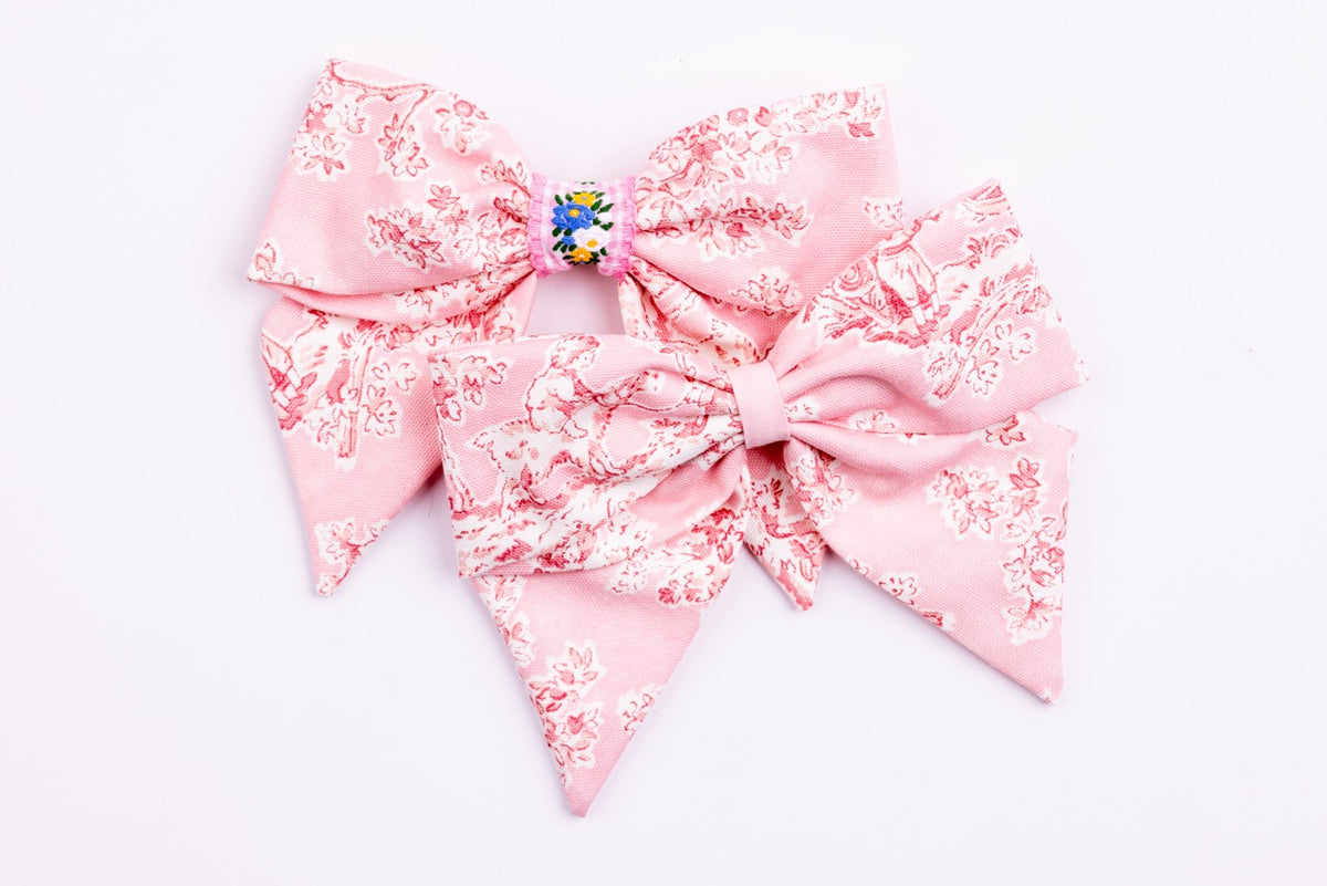Farmhouse Toile Bow in Pink