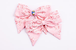 Farmhouse Toile Bow in Pink