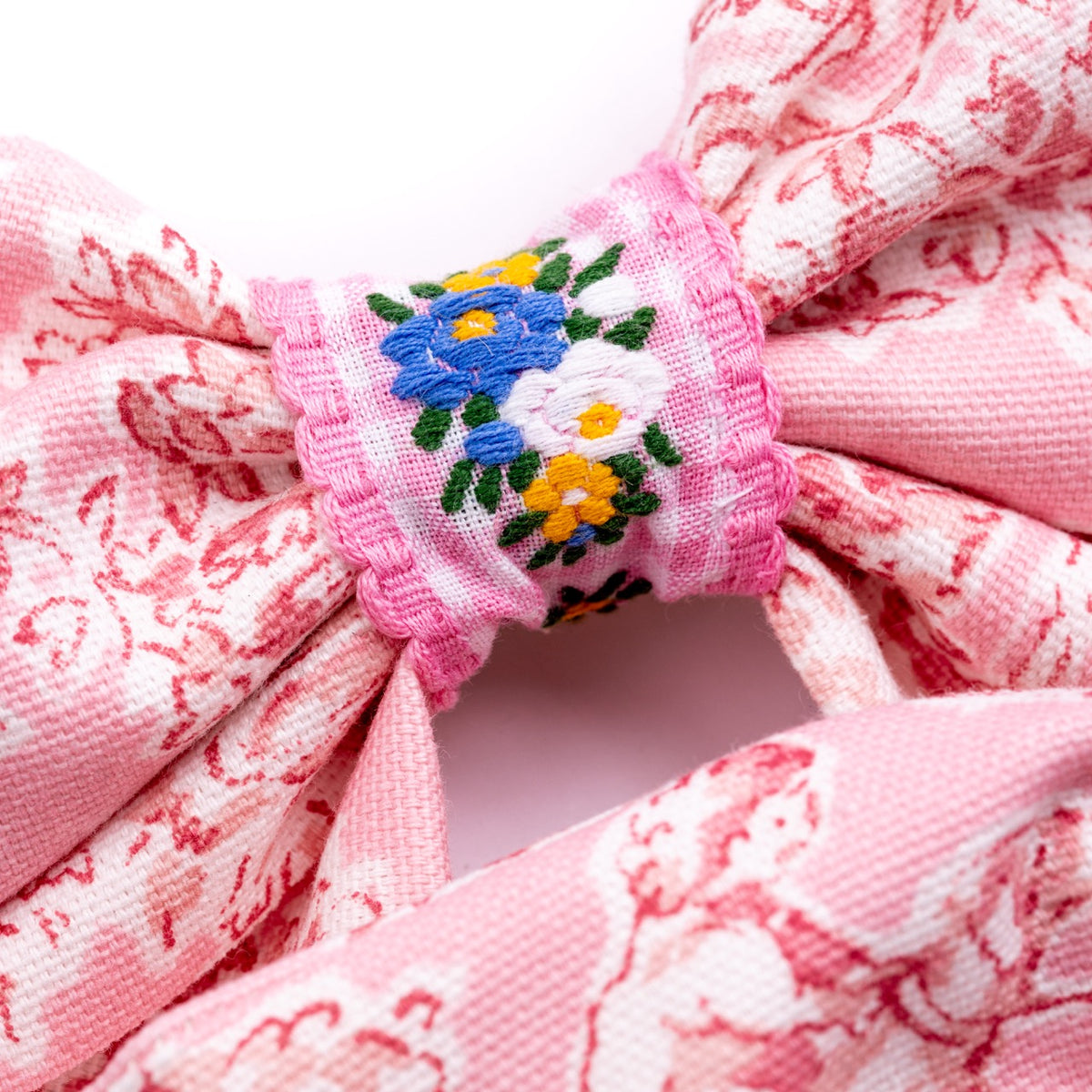 Farmhouse Toile Bow in Pink