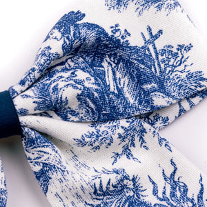 Farmhouse Toile Bow in Navy