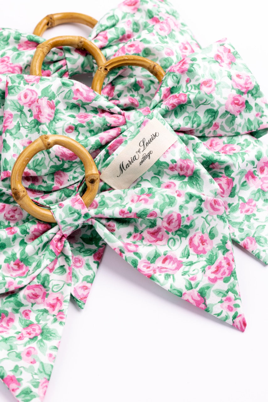 Rose Garden Napkin Rings in Green, Set of 4