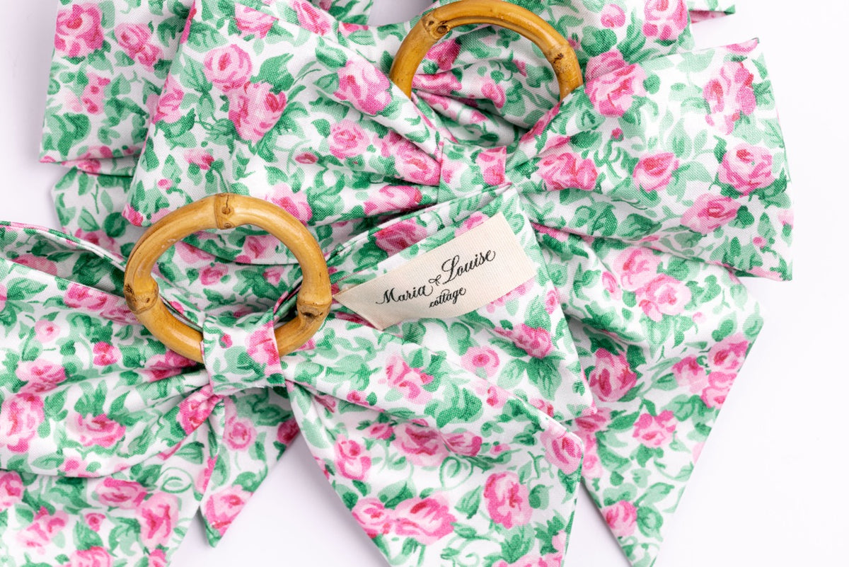 Rose Garden Napkin Rings in Green, Set of 4