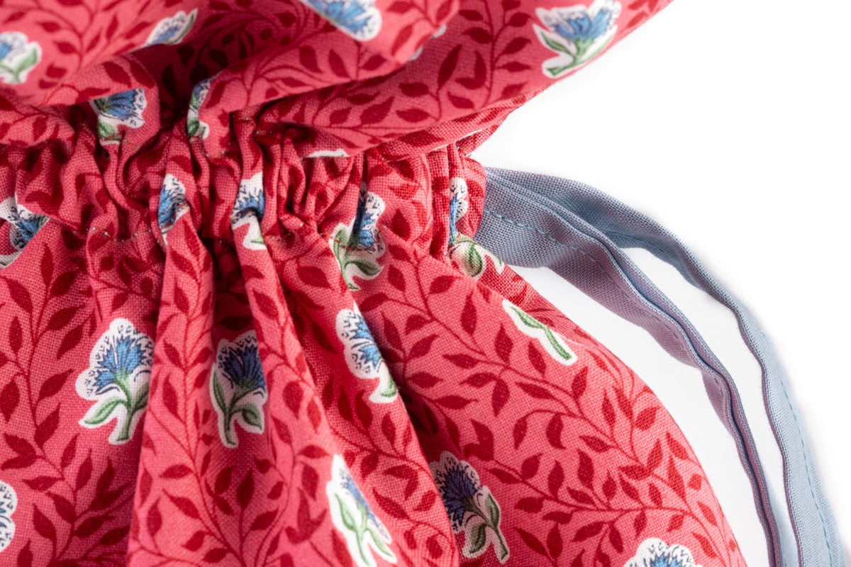 The Manon Pouch Bag in Red