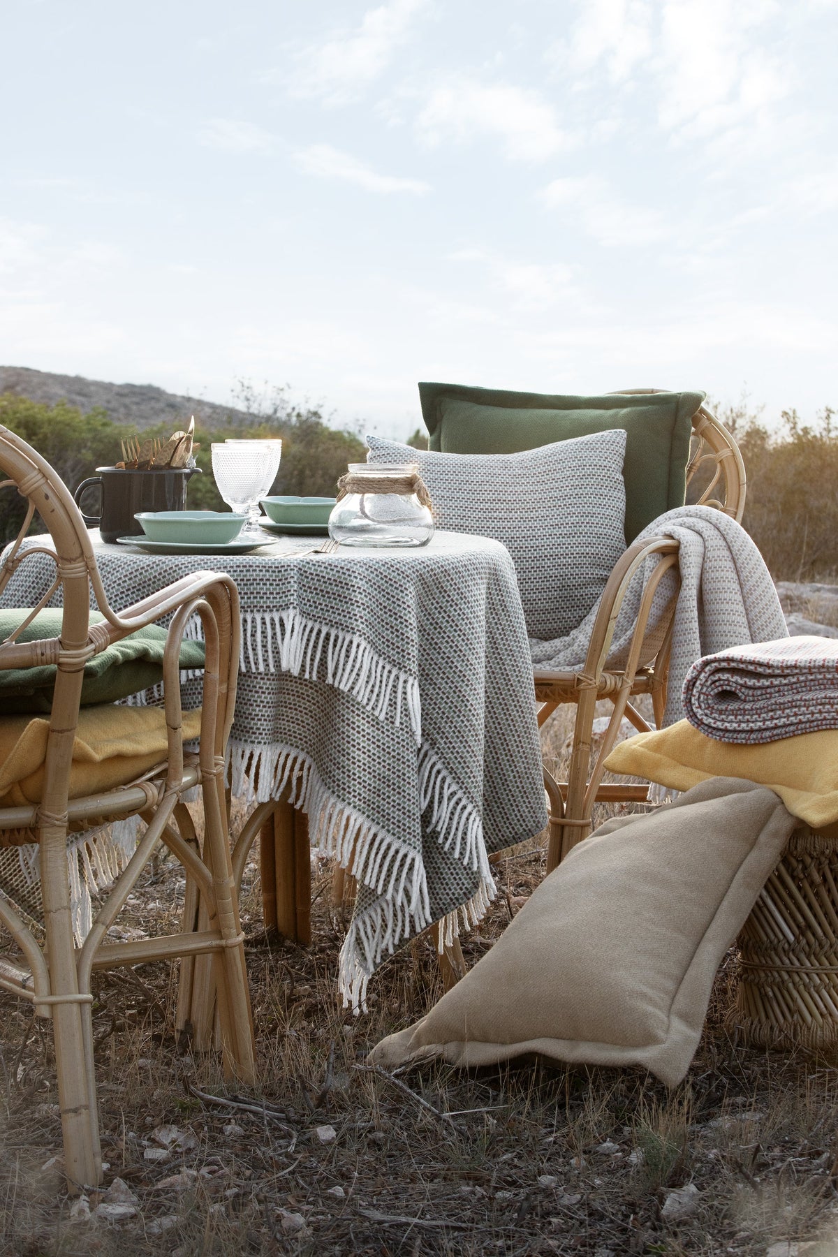 Multi Grain of Rice Throw