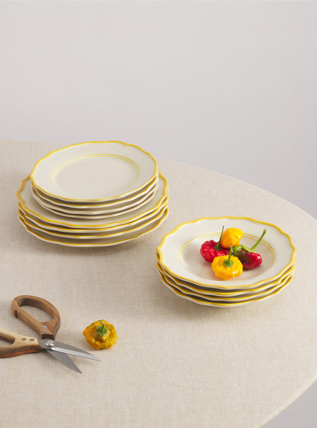 Giovanna Set with Pasta Bowl, Set of 12