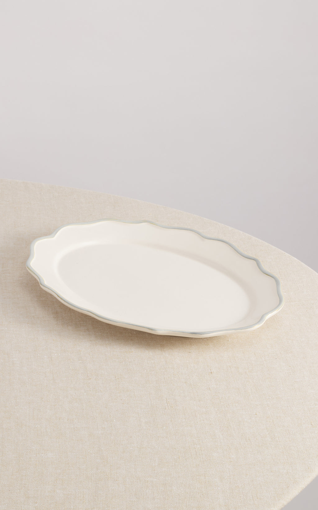 Sylvia Oval Platter 15.5"