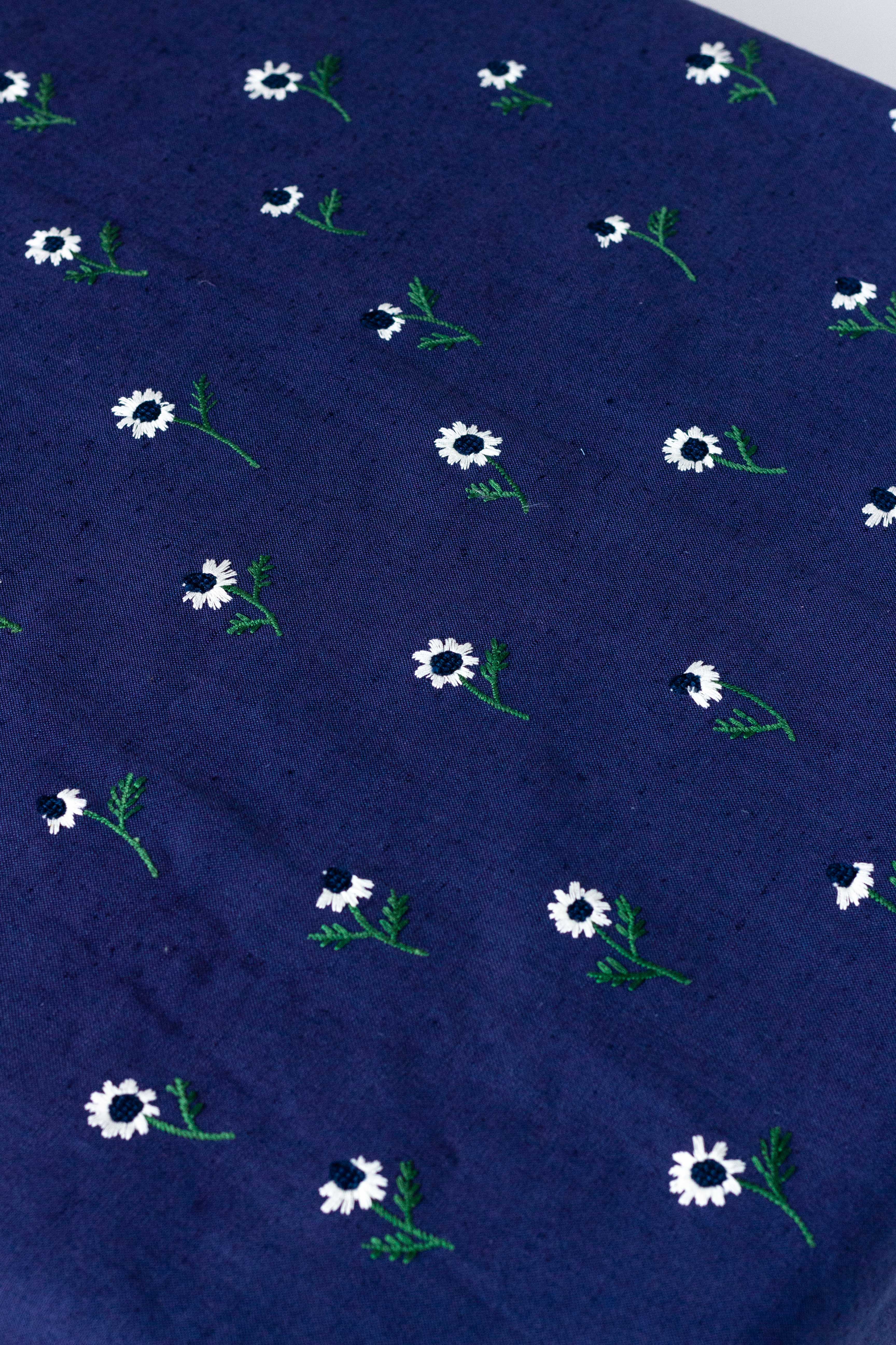 Manzanilla Rectangular Tablecloth in Navy