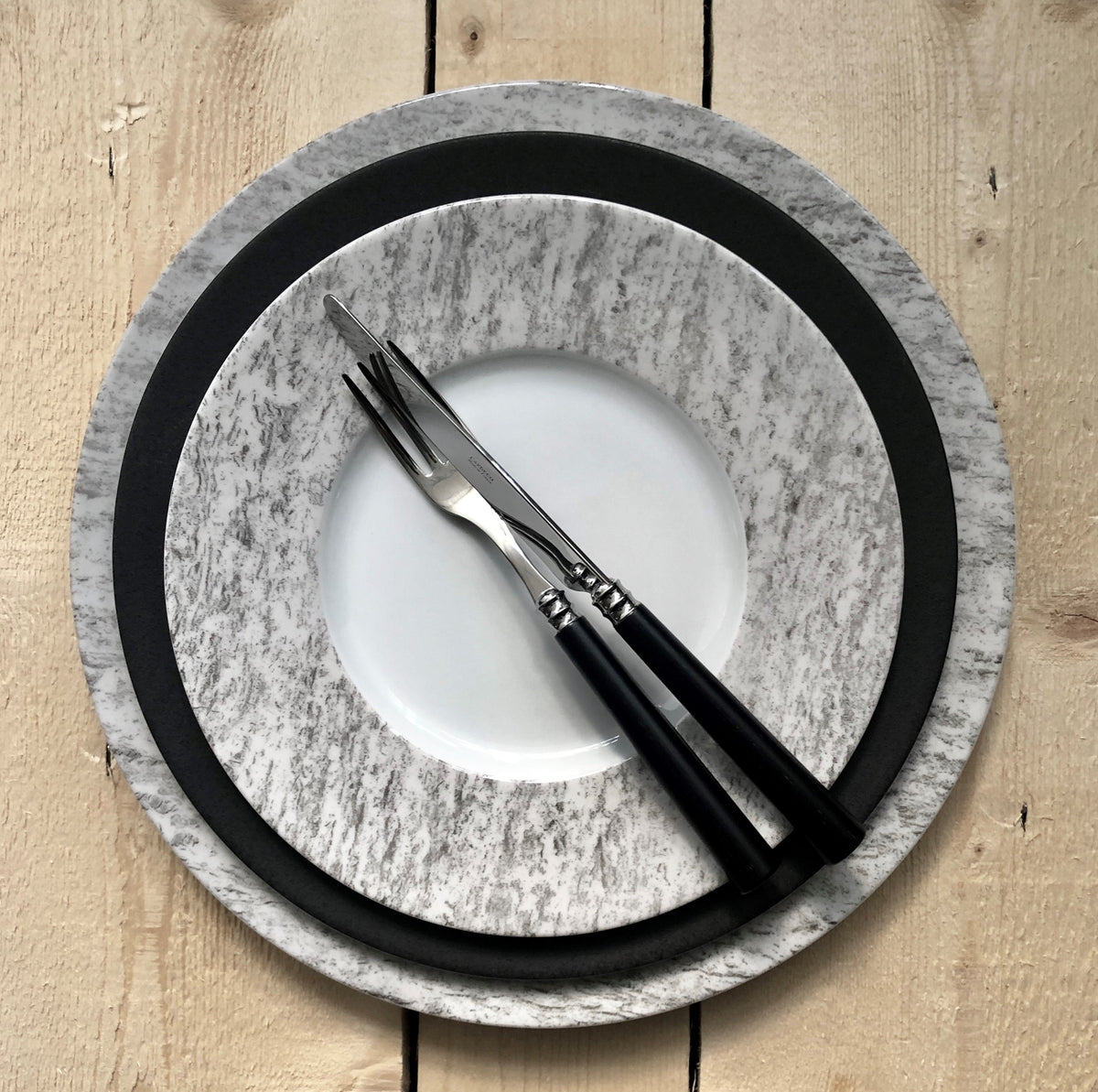Marat Place Setting in Black Wood, Set of 5