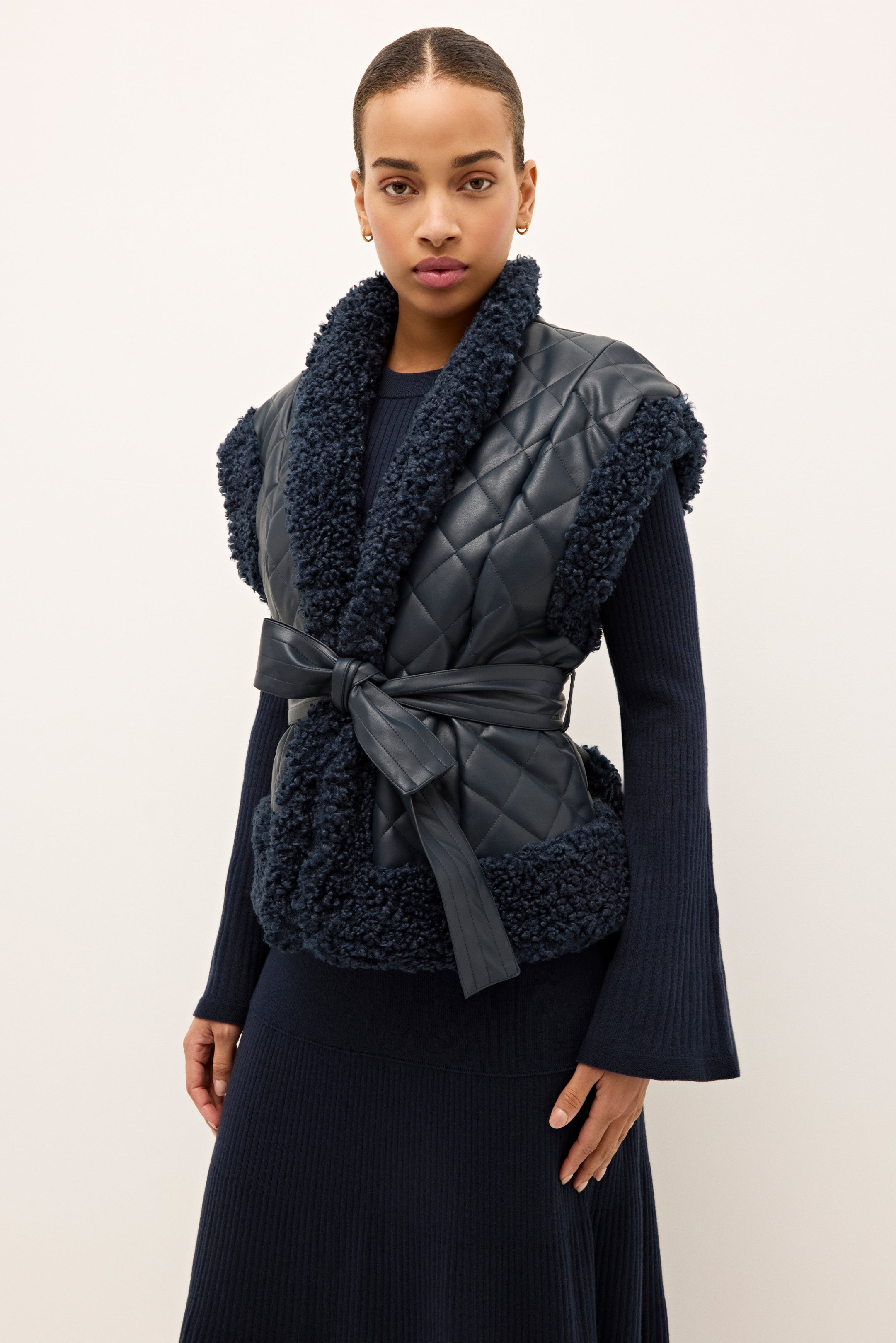 Beatrice Vest in Naval